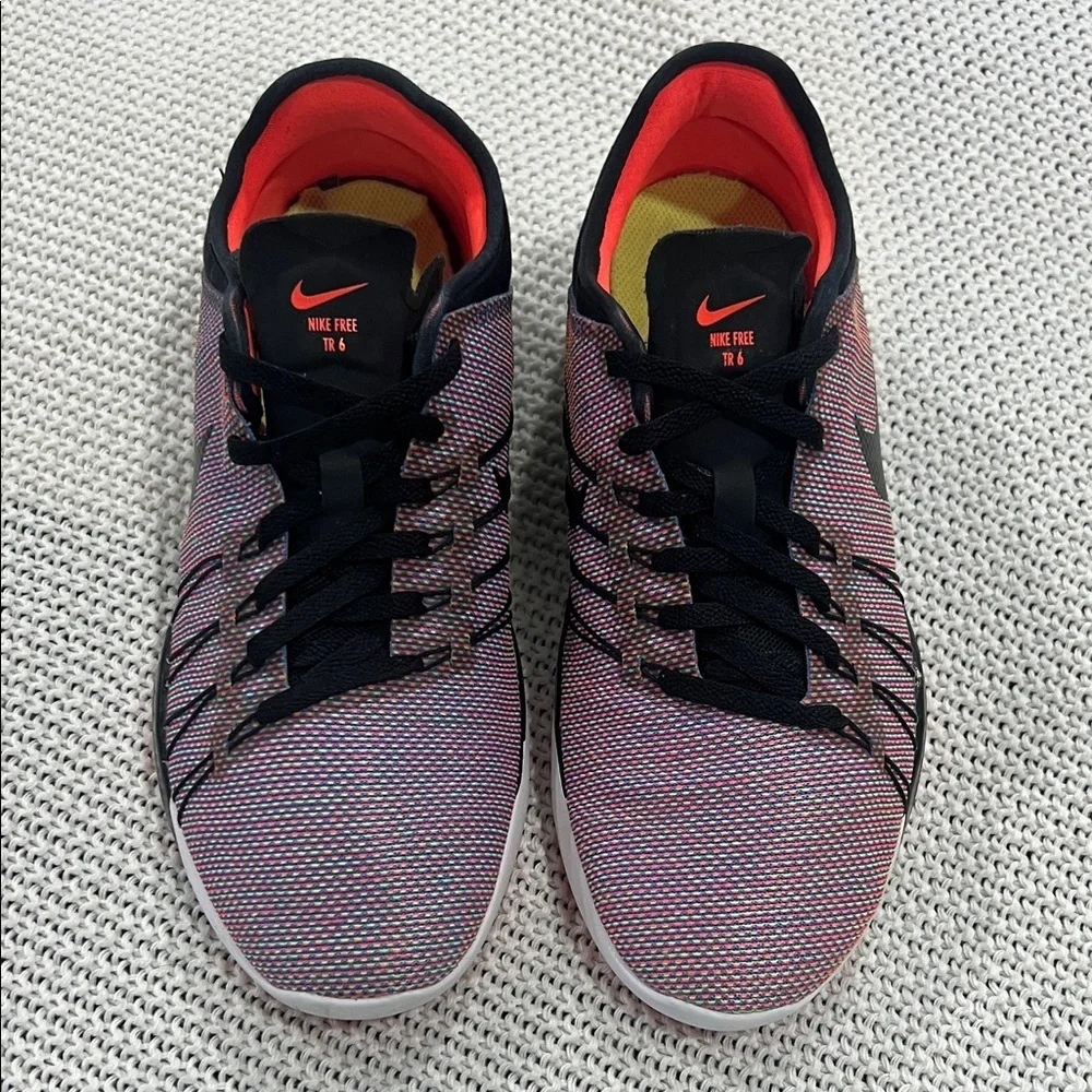 Nike Free TR 6 Black and Red Sneakers